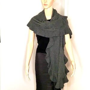 Women’s Elegant Gray Shawl
